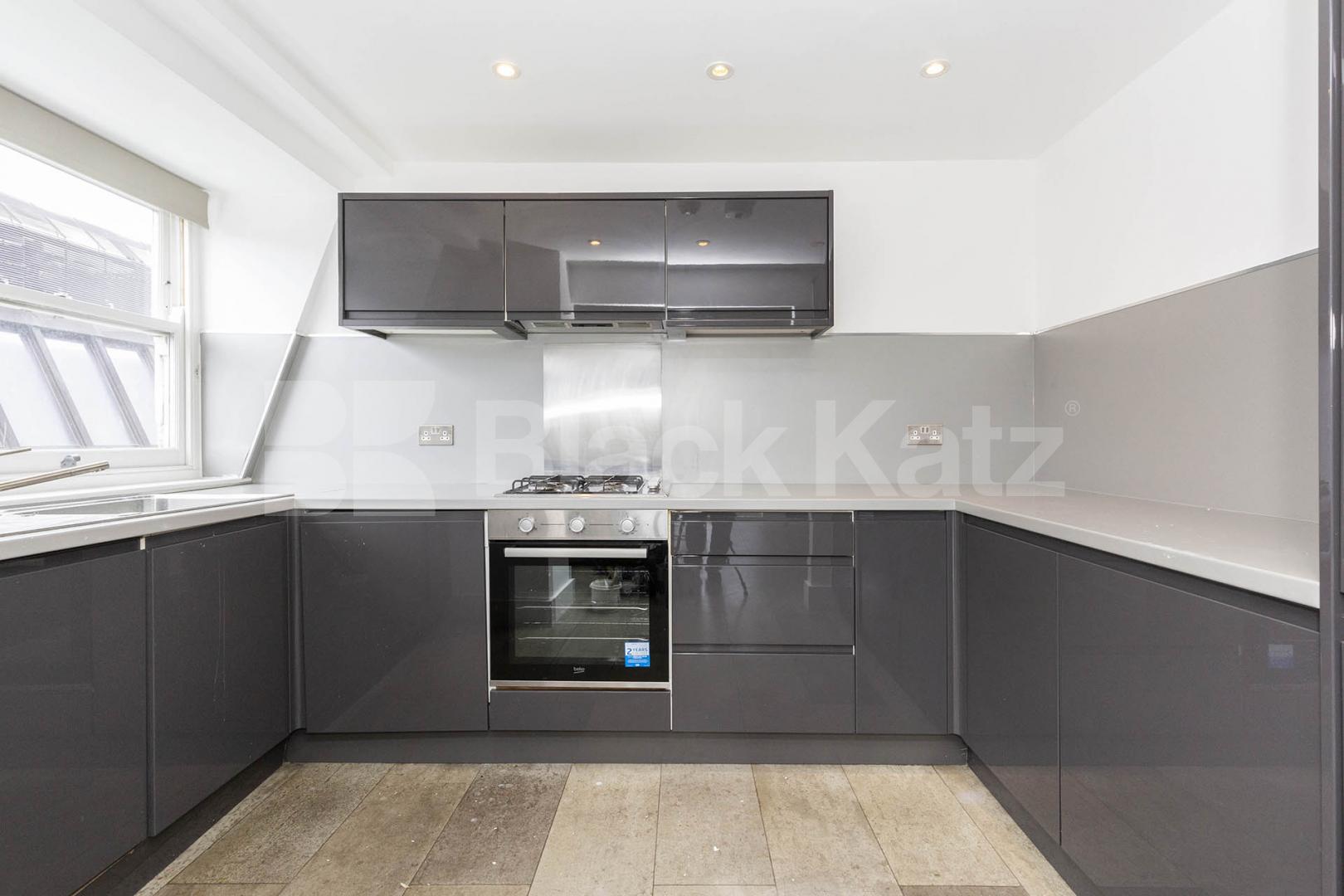 3 bed 2 bath within a warehouse conversion with private south facing terrace Berry Street, Clerkenwell